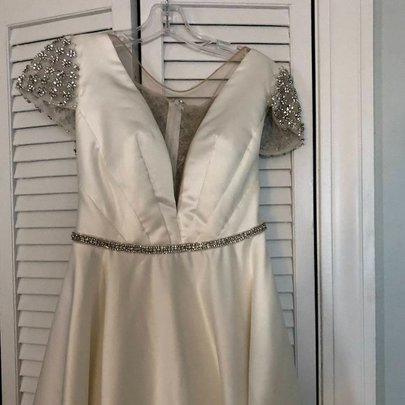 Calla Blanche Paloma Gown - Picture 3 of 15